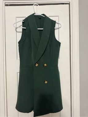 Sleeveless Forest Green Double-Breasted Blazer